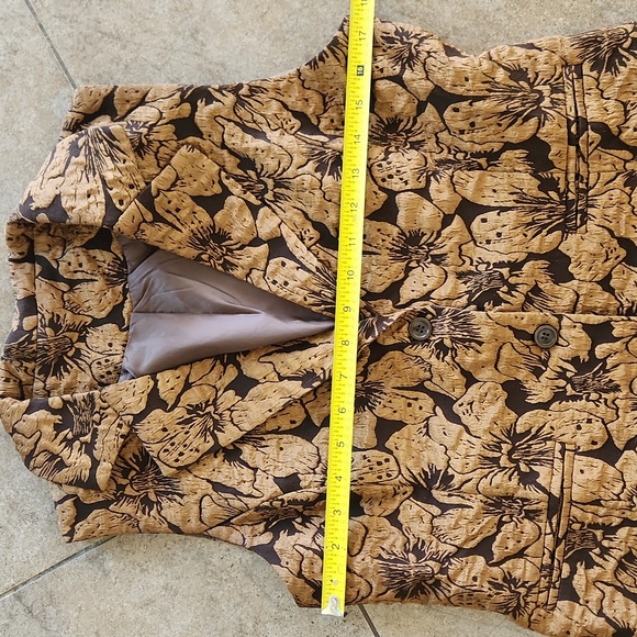 NWOT..Floral Textured Sleeveless Vest - Brown & Tan - Picture 5 of 8